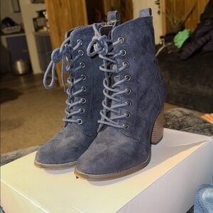 Candie’s Navy Lace-Up Heeled Ankle Boots
Size: 6